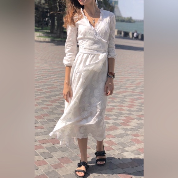 White midi dress - Picture 1 of 3